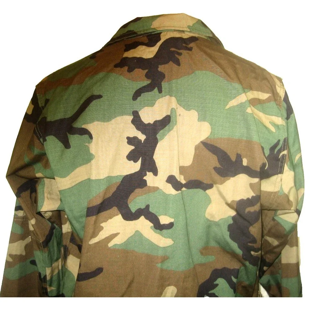 US Army Issue Coat, Combat Vietnam Era Jungle/Woodland Camo 084-1698 sz Med/Long